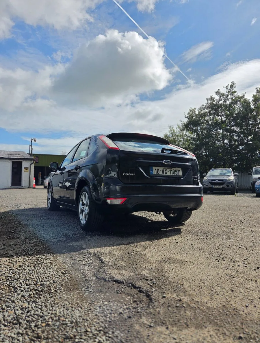 2010 Ford Focus – photo 6