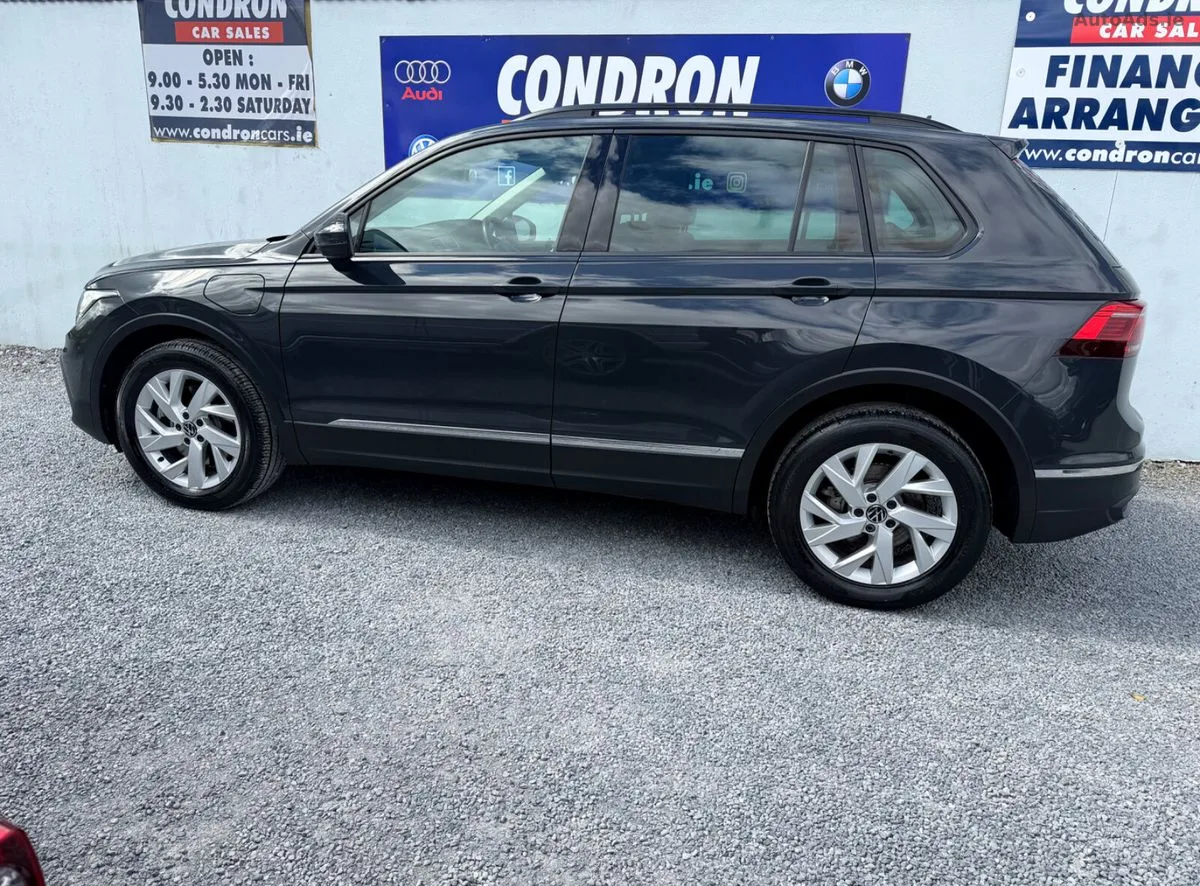 2024 Volkswagen Tiguan – photo 2