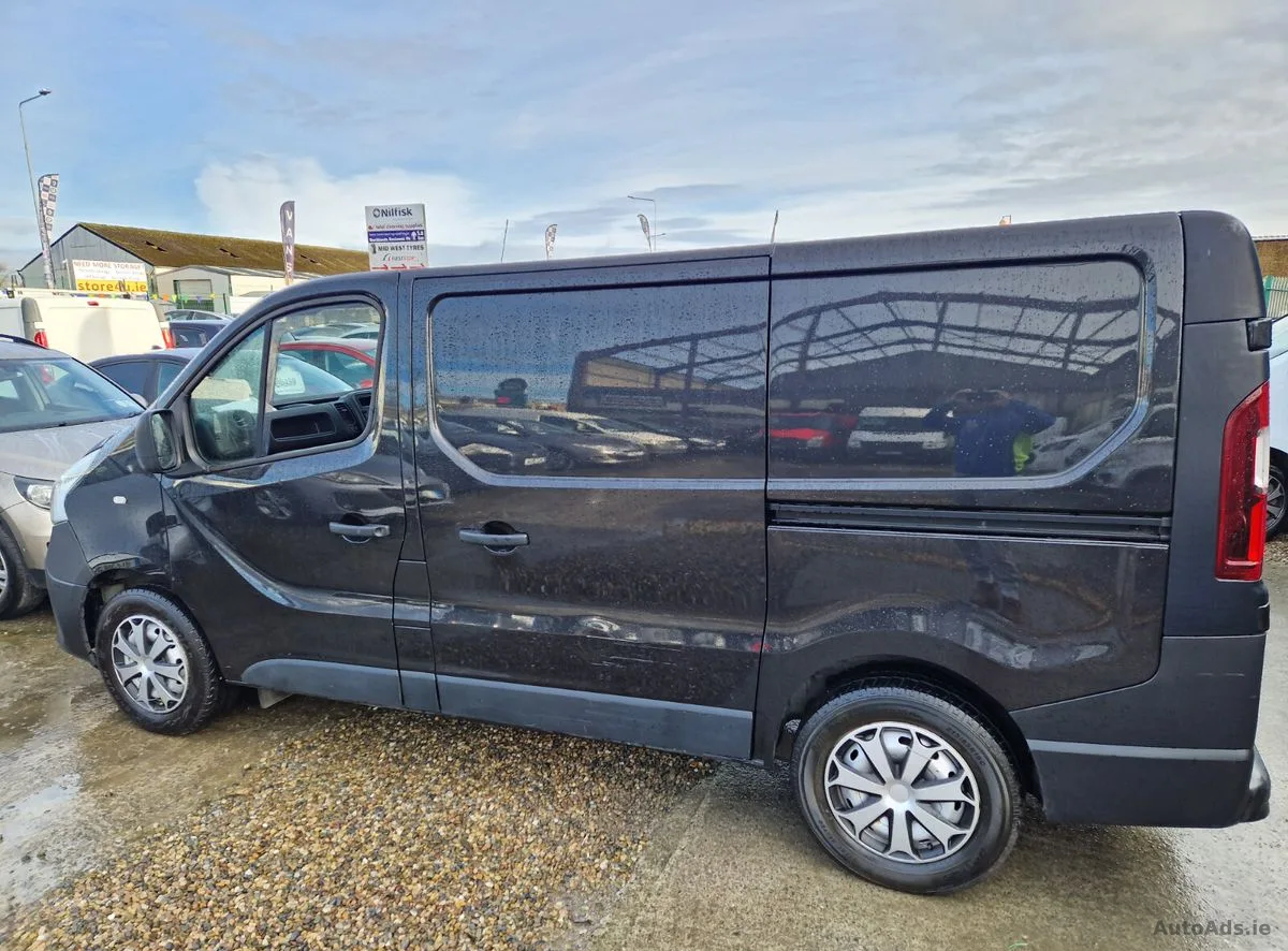 2020 Nissan NV300 – photo 17