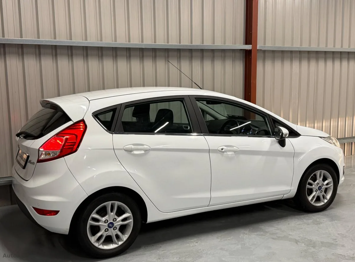 2015 Ford Fiesta – photo 9