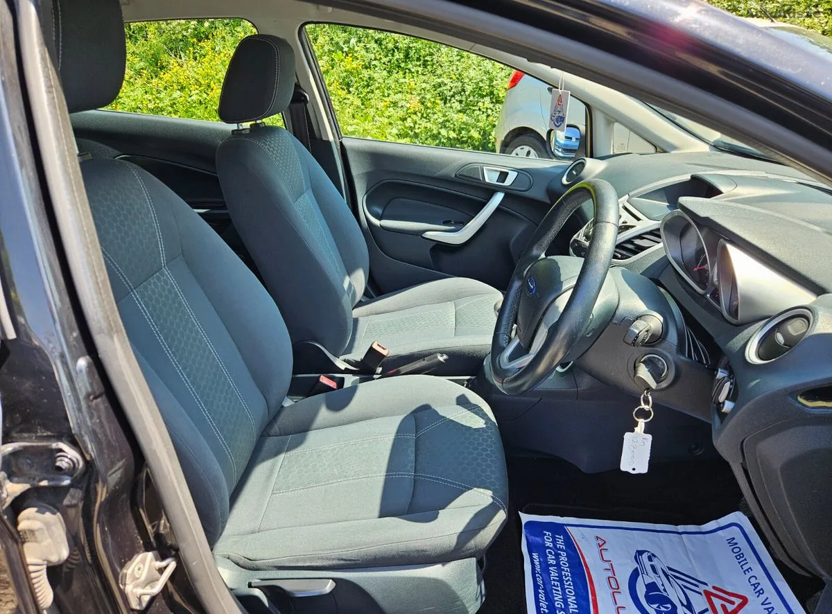 2012 Ford Fiesta – photo 16
