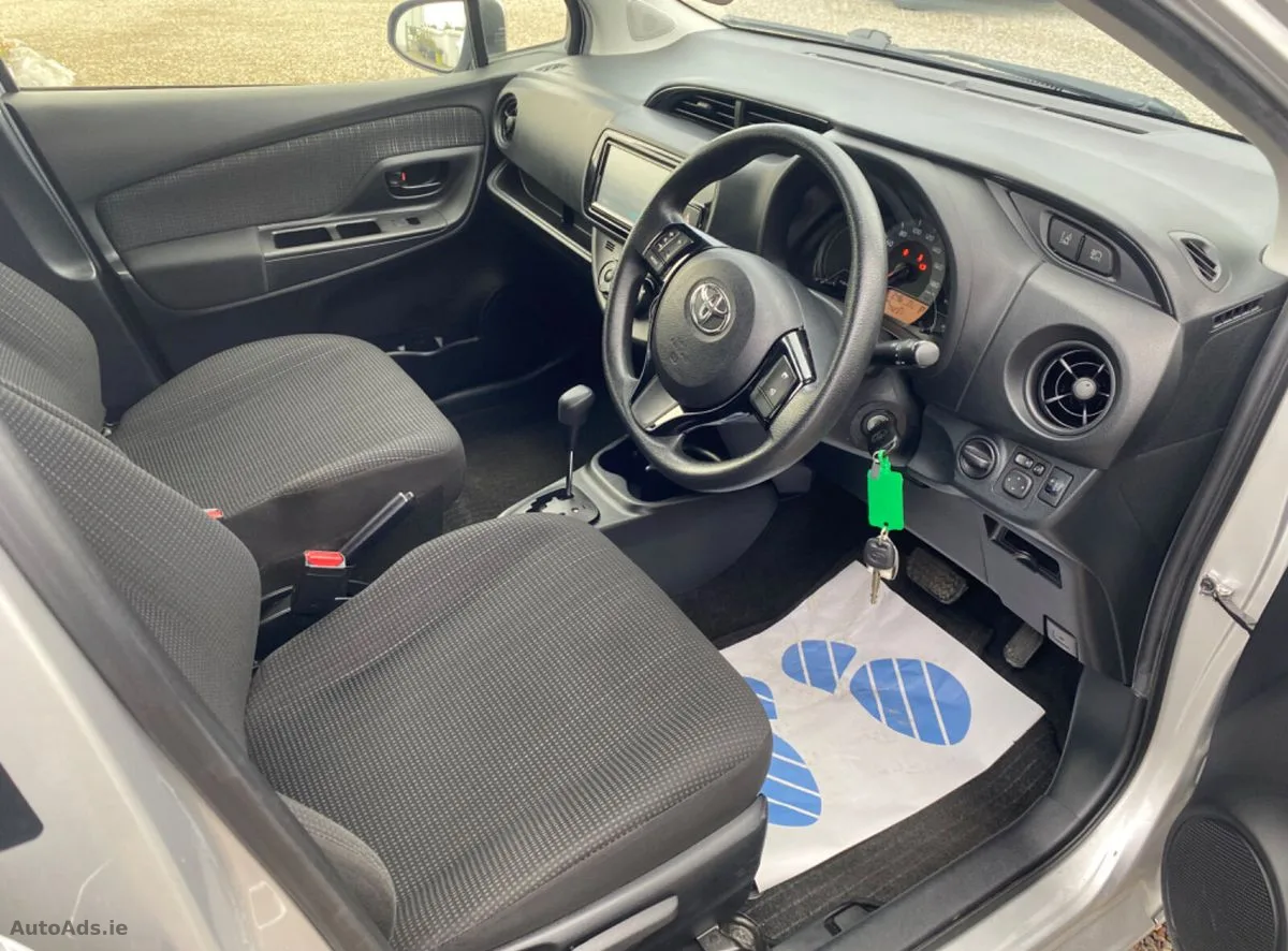 2019 Toyota Vitz – photo 4