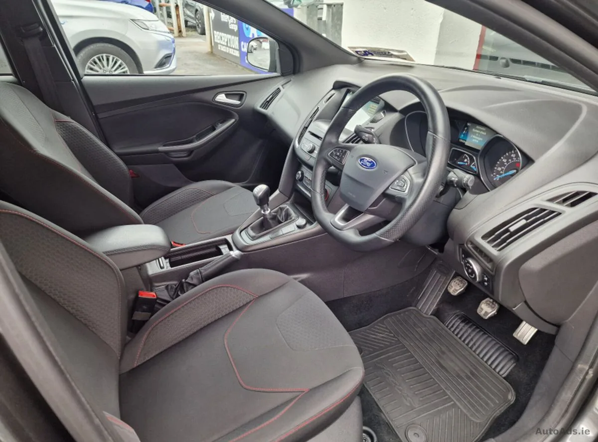 2018 Ford Focus – photo 15