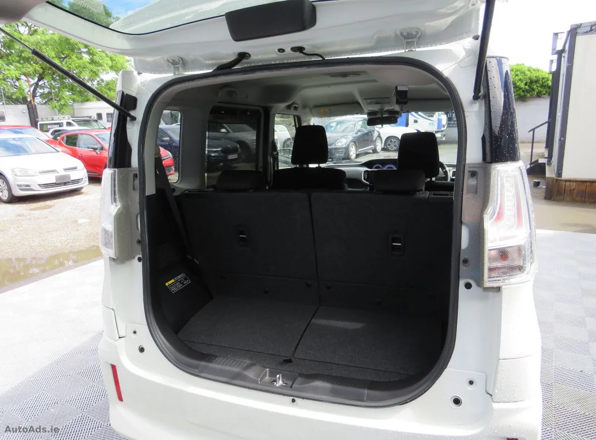 2017 Mitsubishi Delica – photo 8