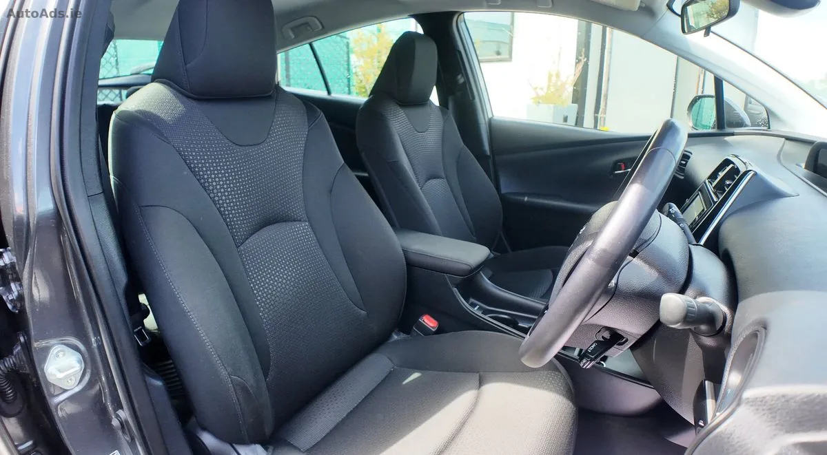 2020 Toyota Prius – photo 10