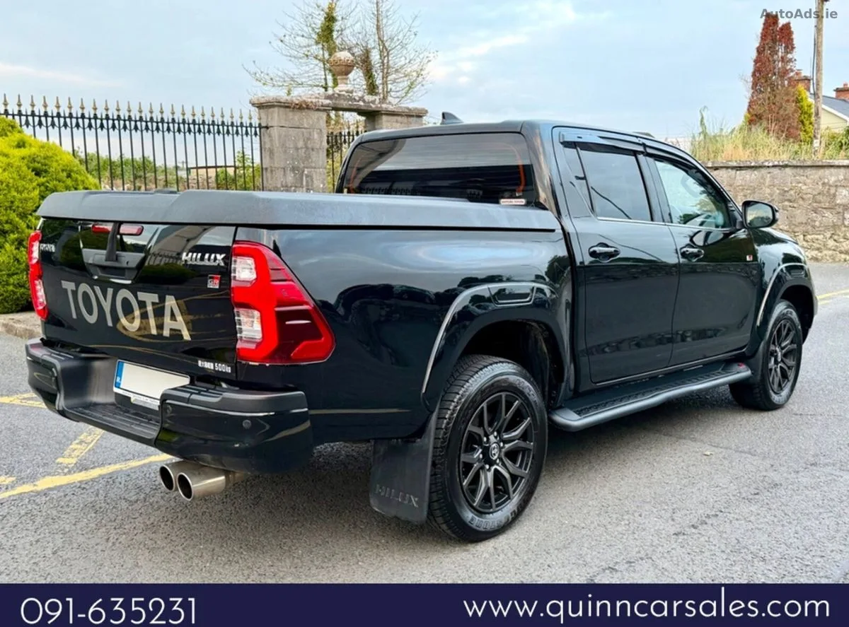 2024 Toyota Hilux – photo 3