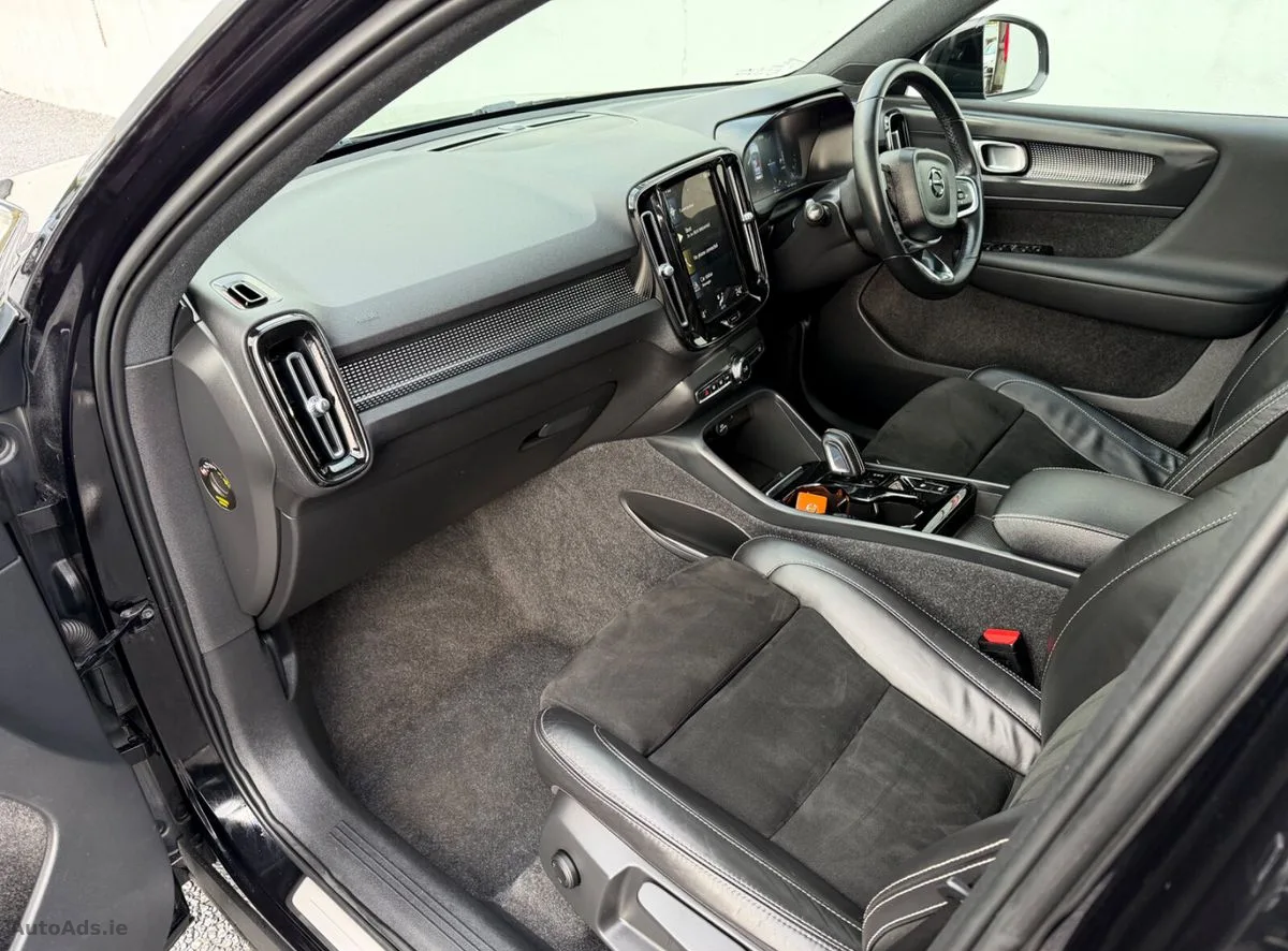 2022 Volvo XC40 – photo 15