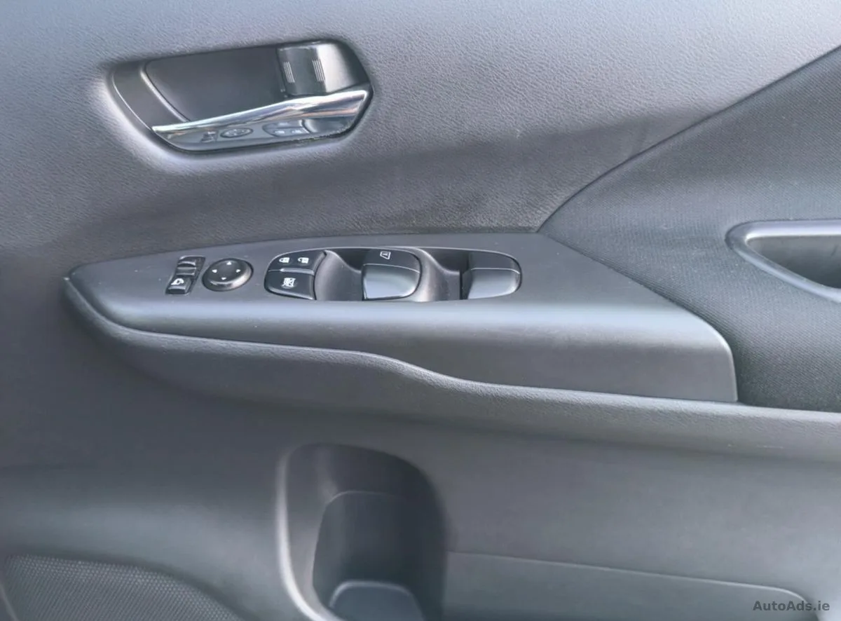 2017 Nissan Serena – photo 18