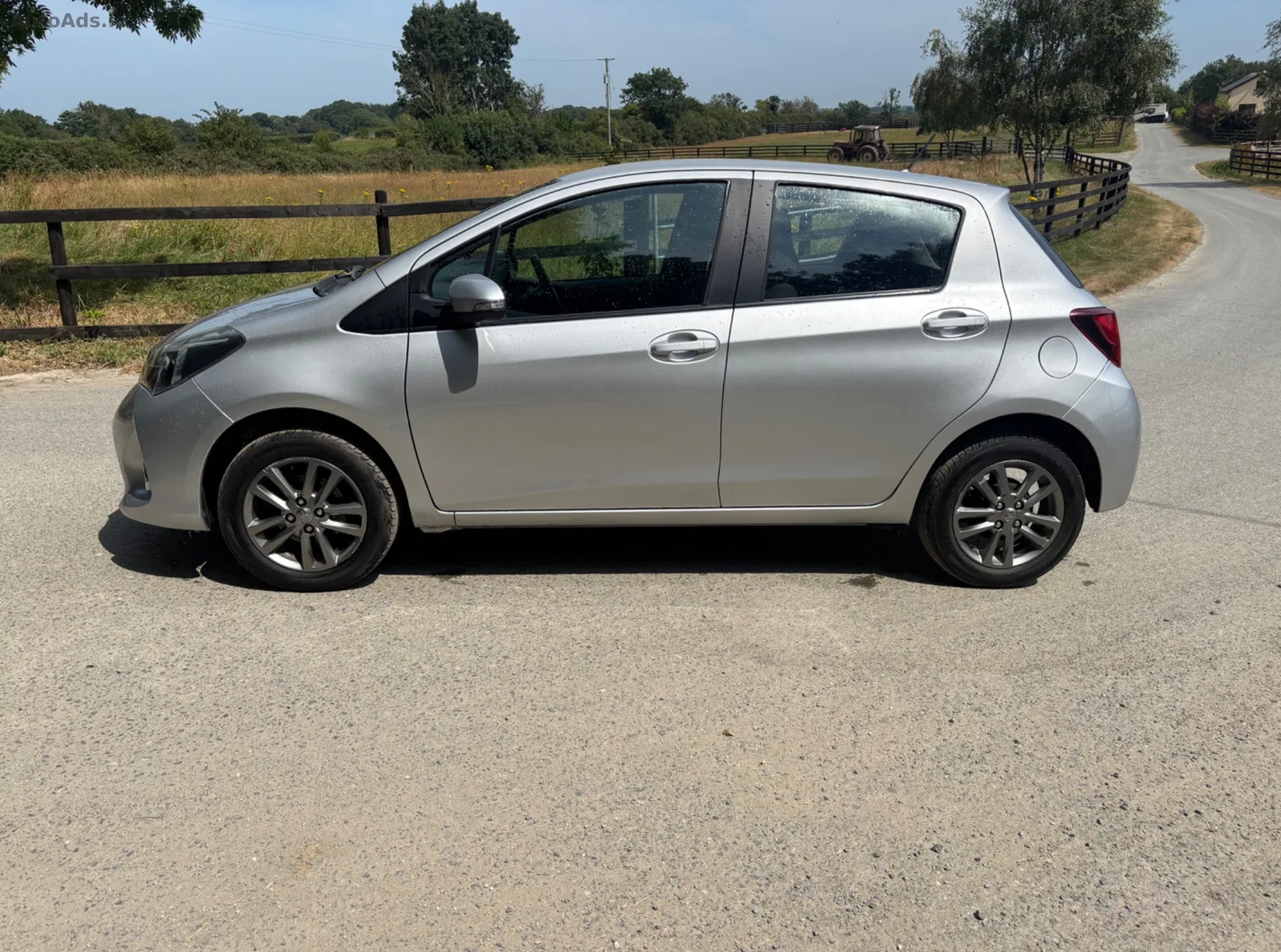 2016 Toyota Yaris – photo 4
