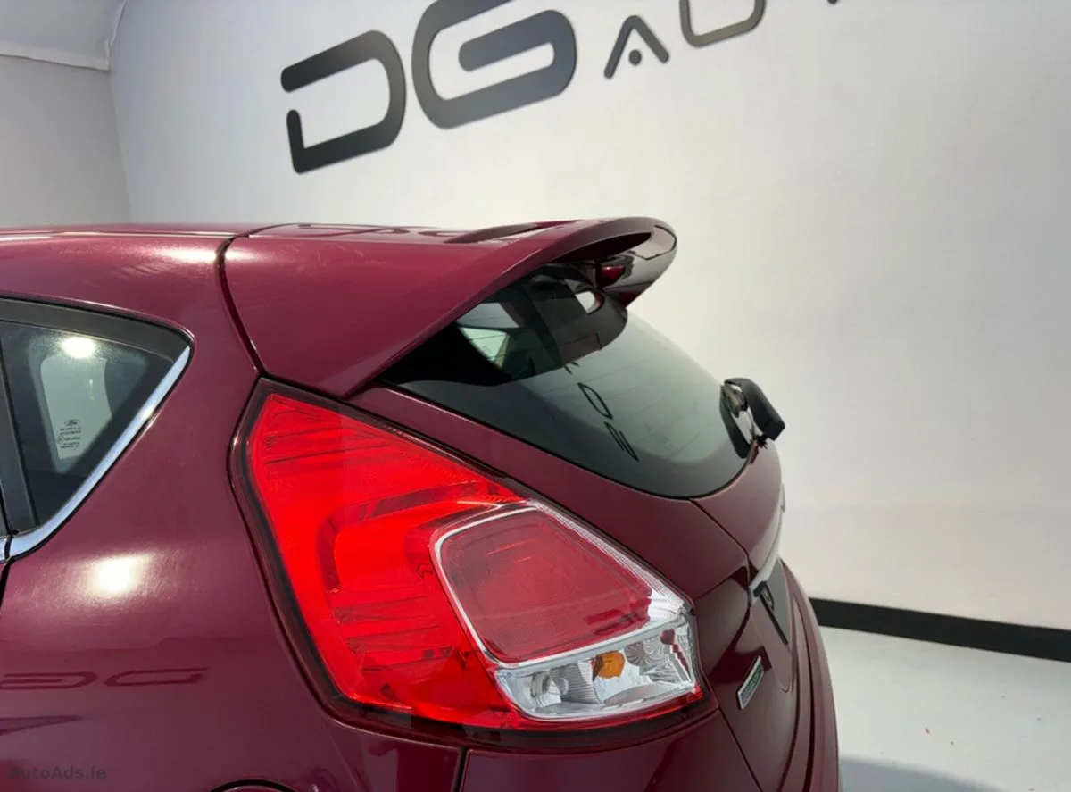 2015 Ford Fiesta – photo 7