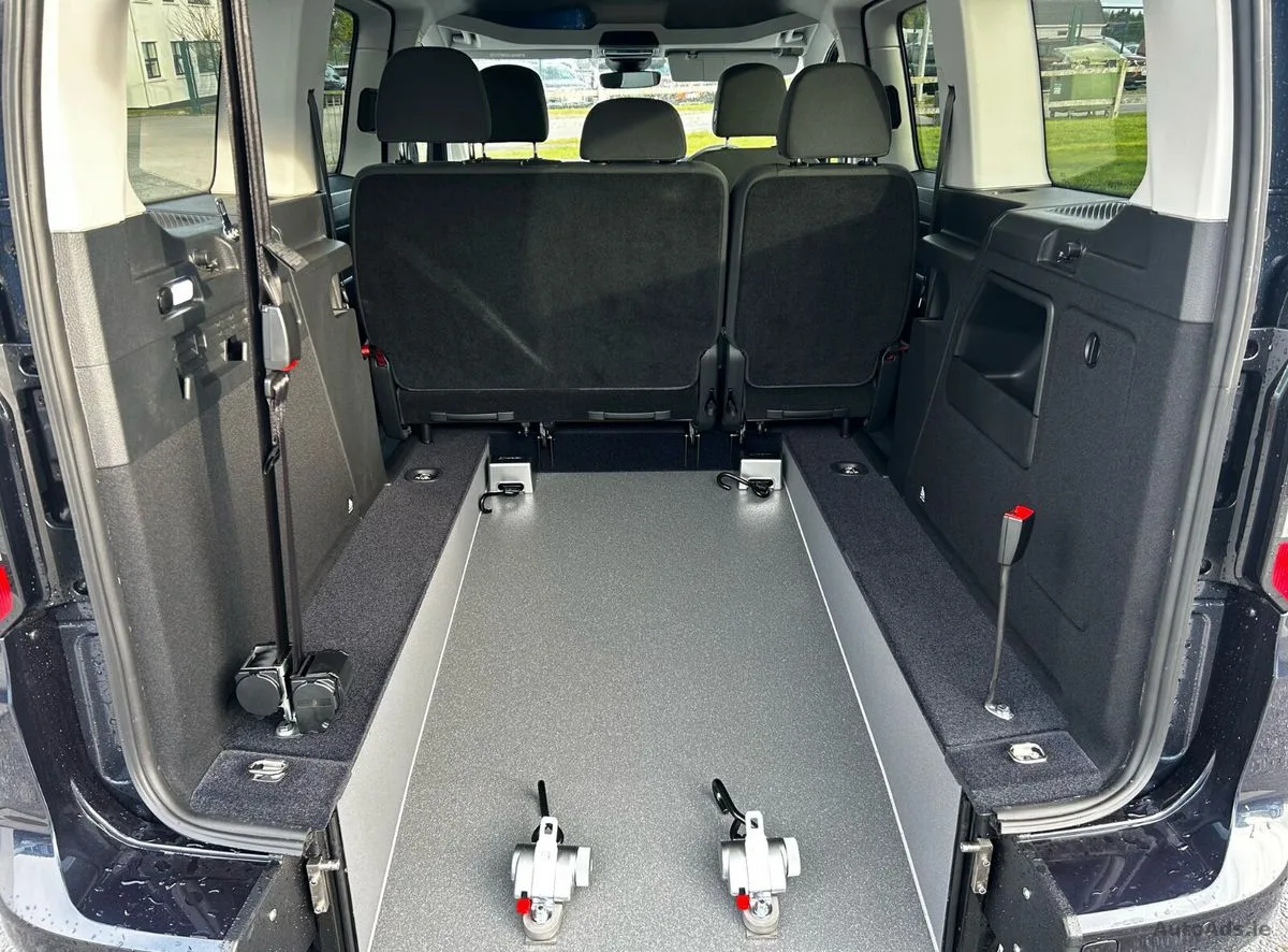 2026 Ford Tourneo Connect – photo 11