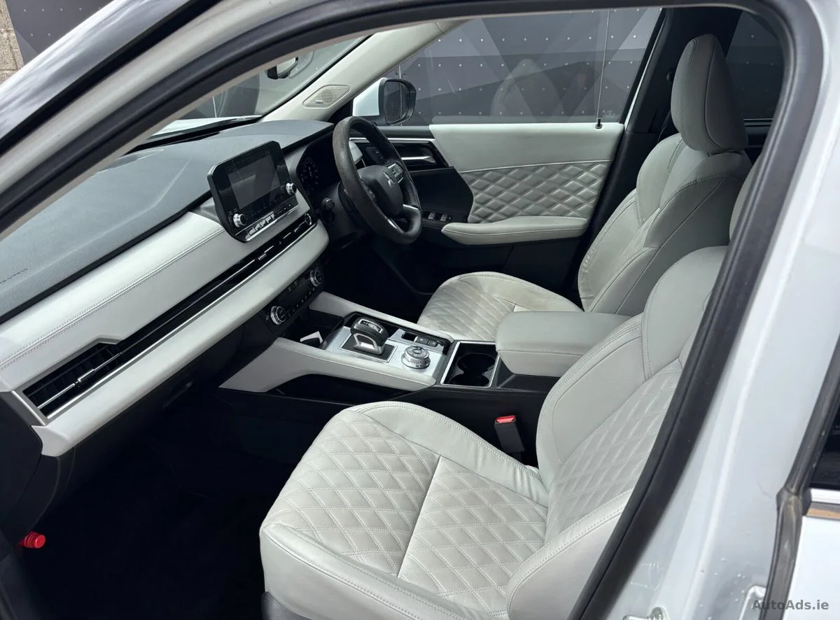 2022 Mitsubishi Outlander – photo 16