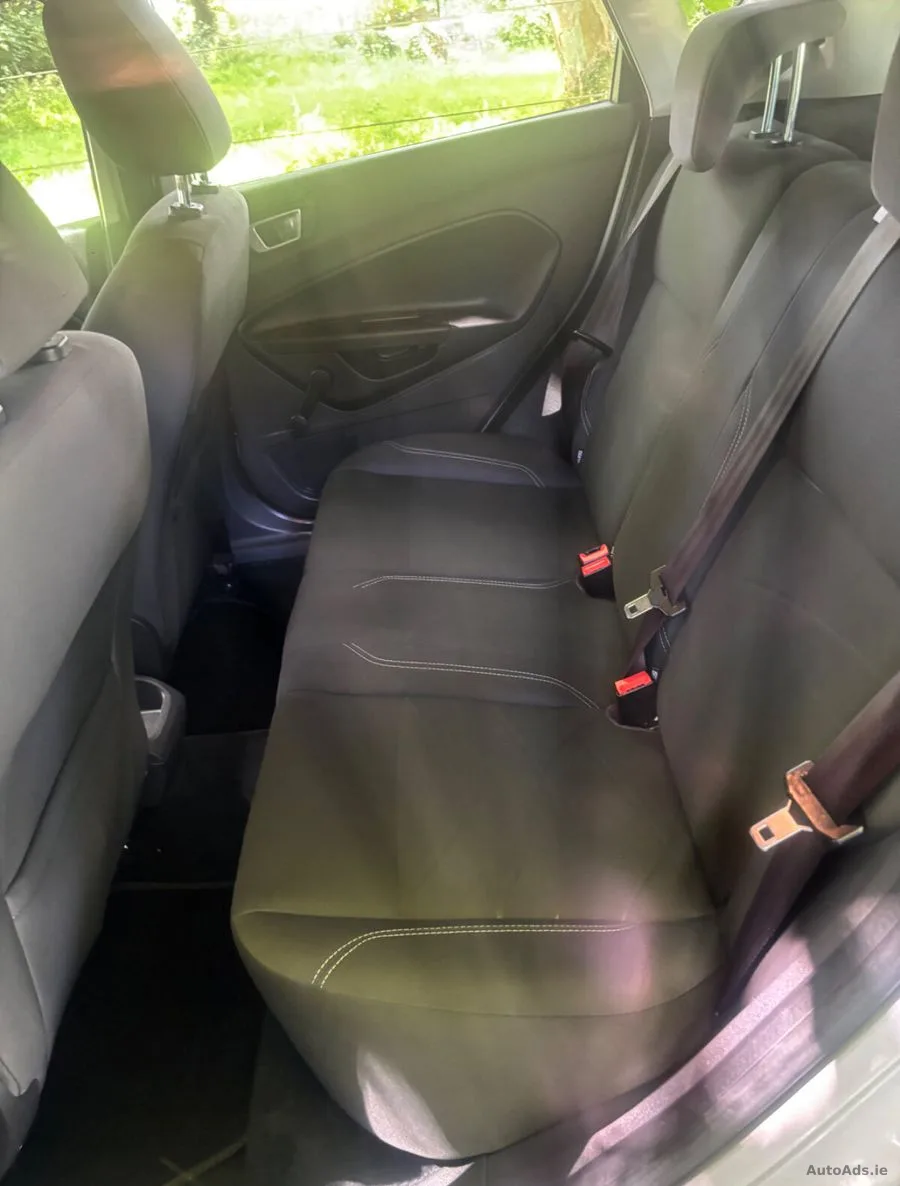 2013 Ford Fiesta – photo 11