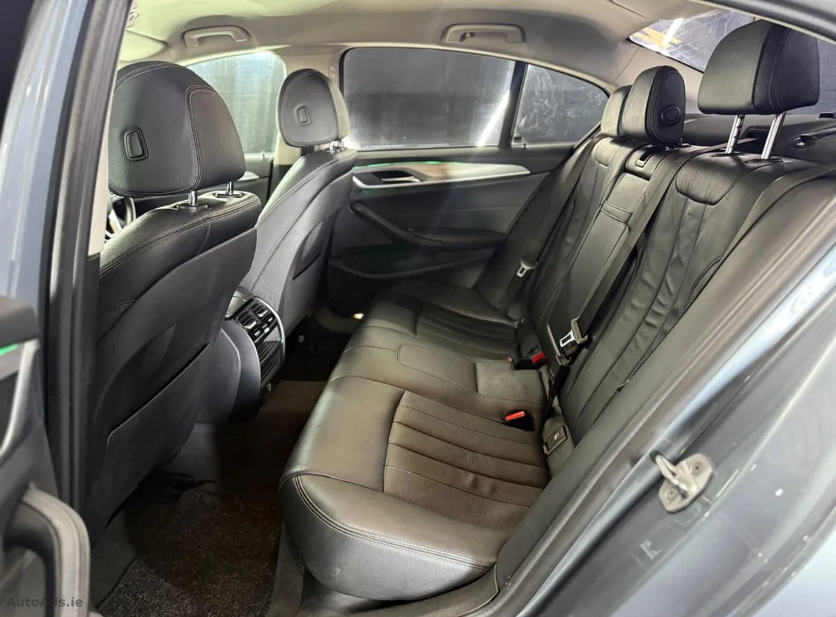 2017 BMW 5-Series – photo 18
