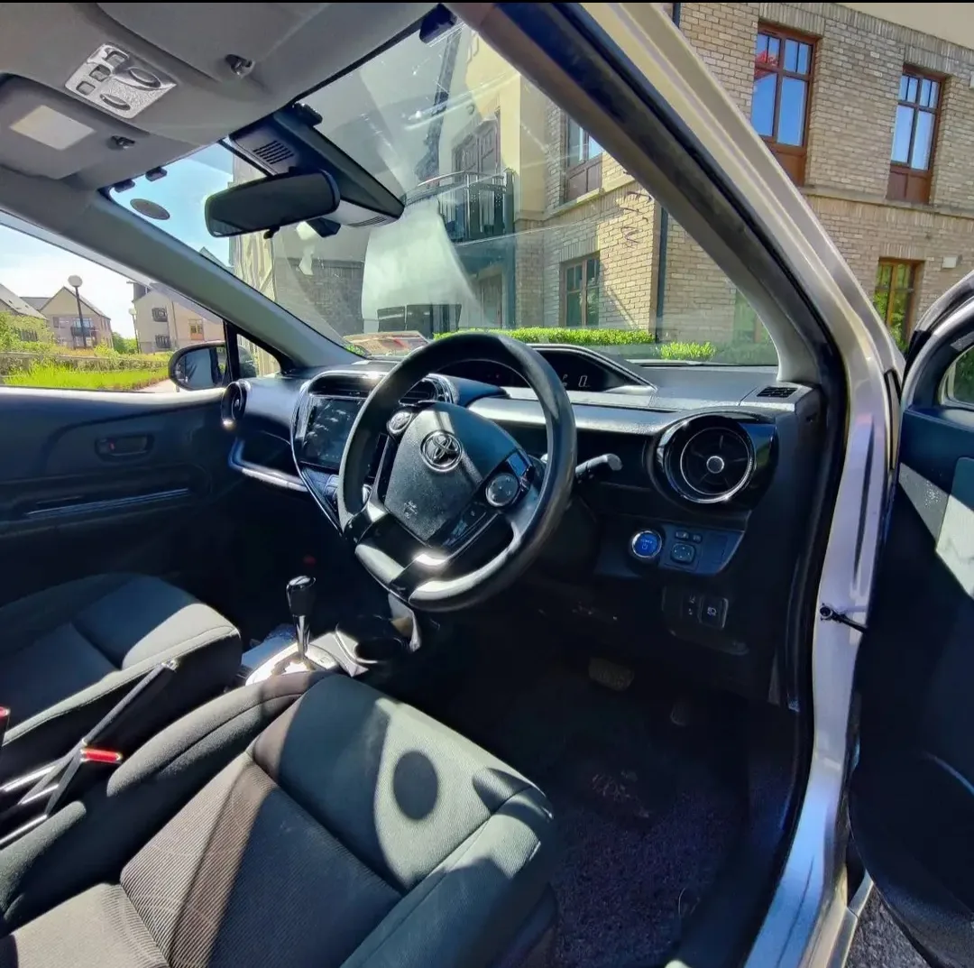2019 Toyota Aqua – photo 6