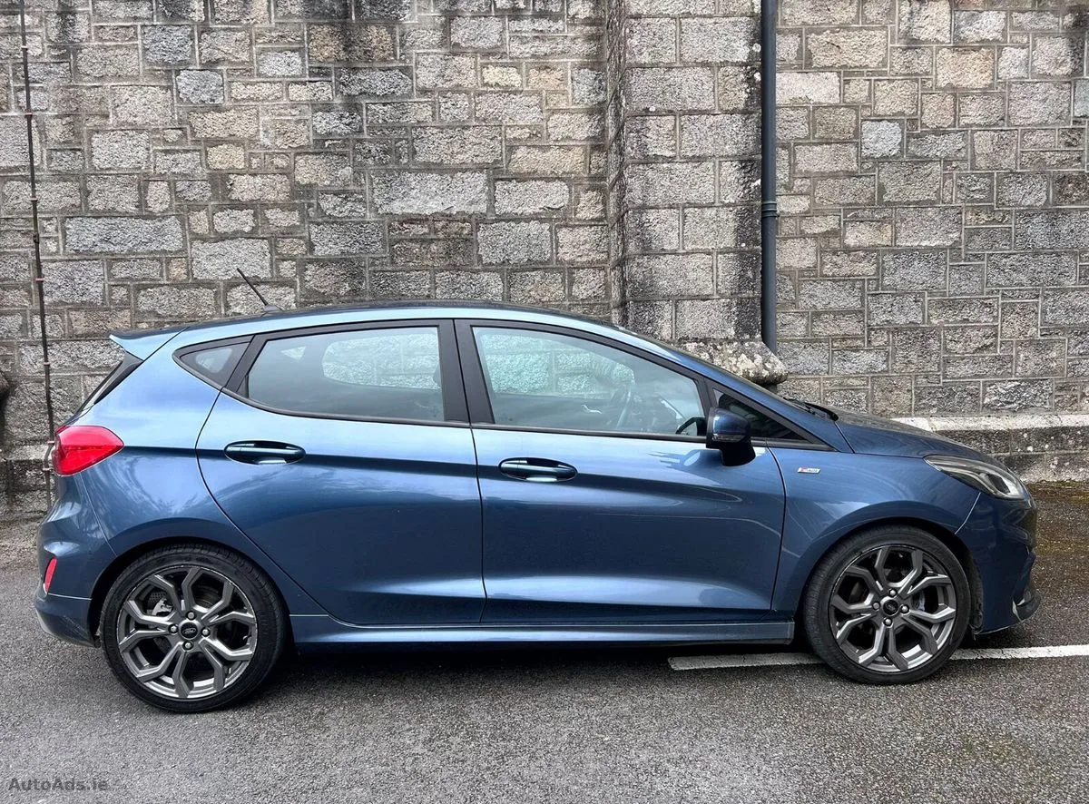 2018 Ford Fiesta – photo 2