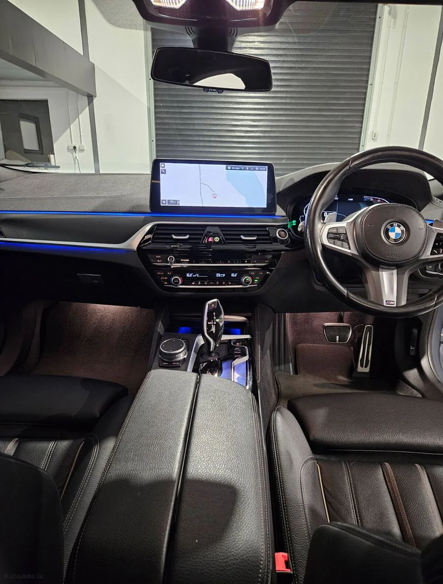 2022 BMW 5-Series – photo 11