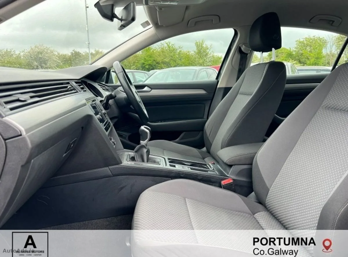2021 Volkswagen Passat – photo 3