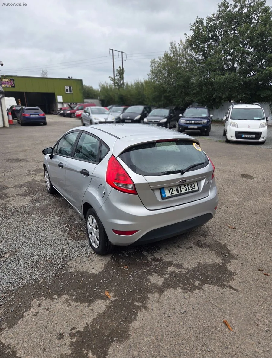 2012 Ford Fiesta – photo 12