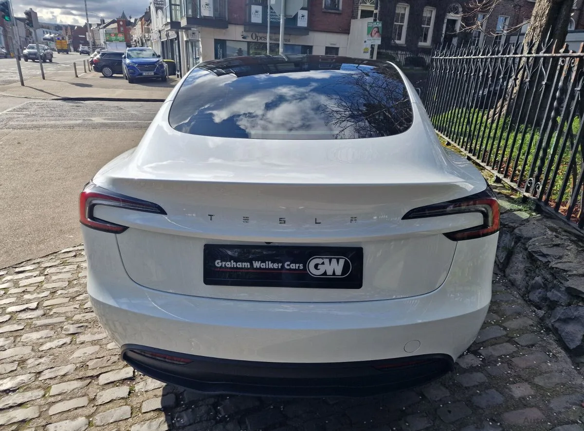 2024 Tesla Model 3 – photo 4
