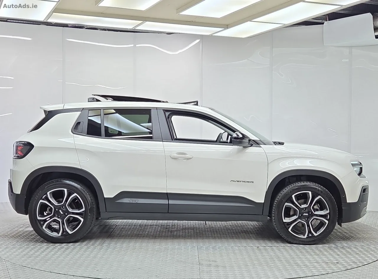 2025 Jeep Avenger – photo 10