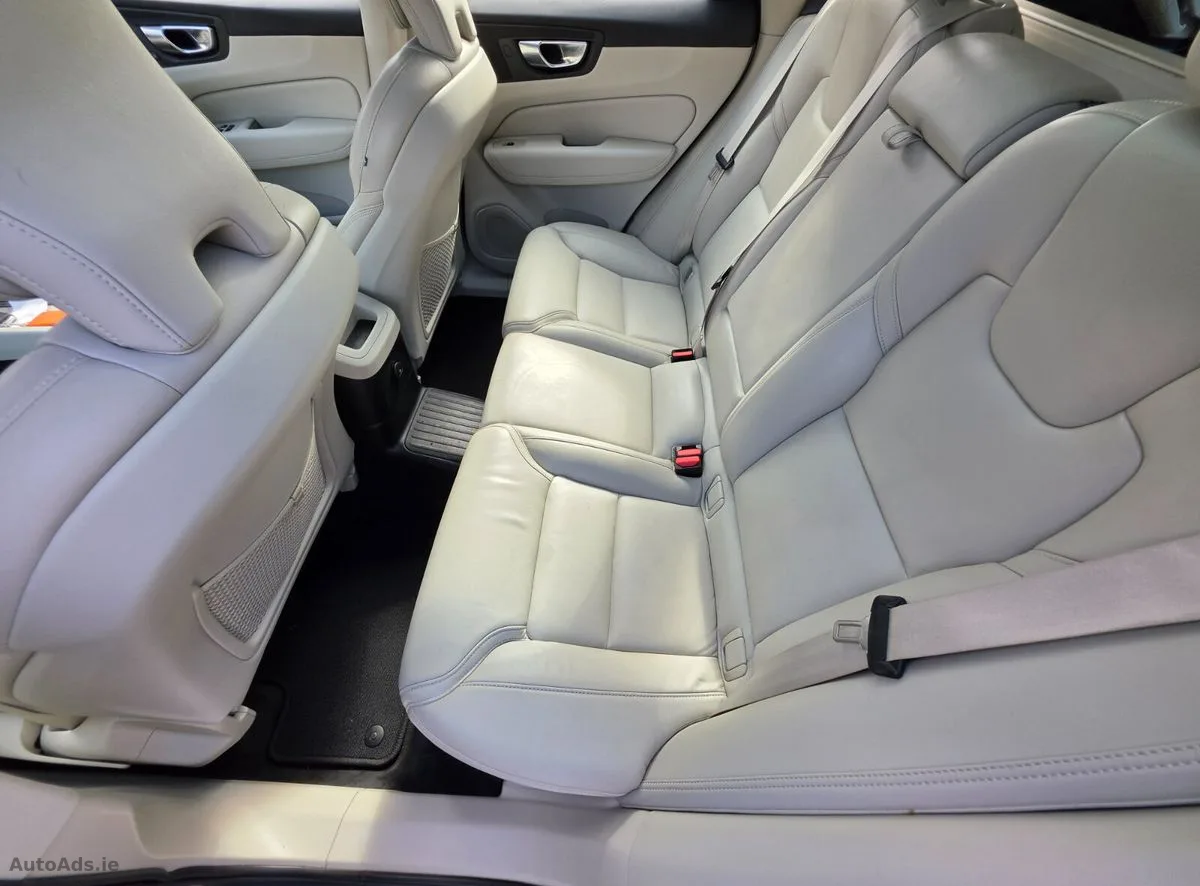 2021 Volvo XC60 – photo 17