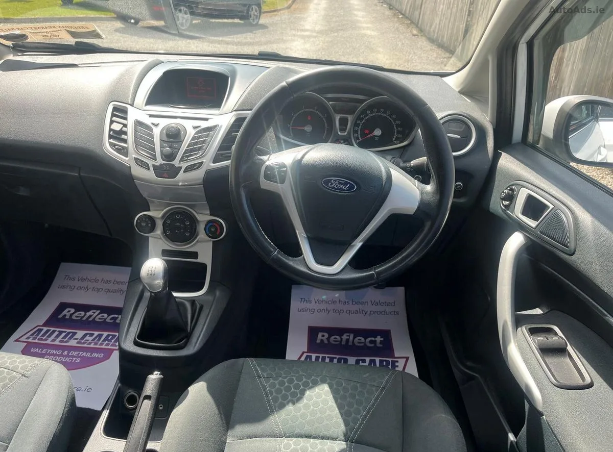 2012 Ford Fiesta – photo 6