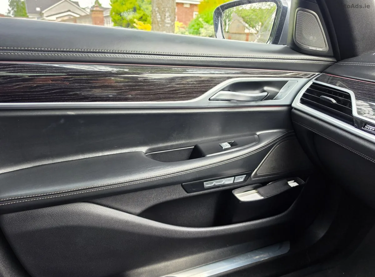 2018 BMW 7-Series – photo 20