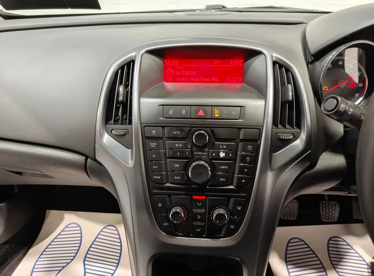 2014 Opel Astra – photo 13