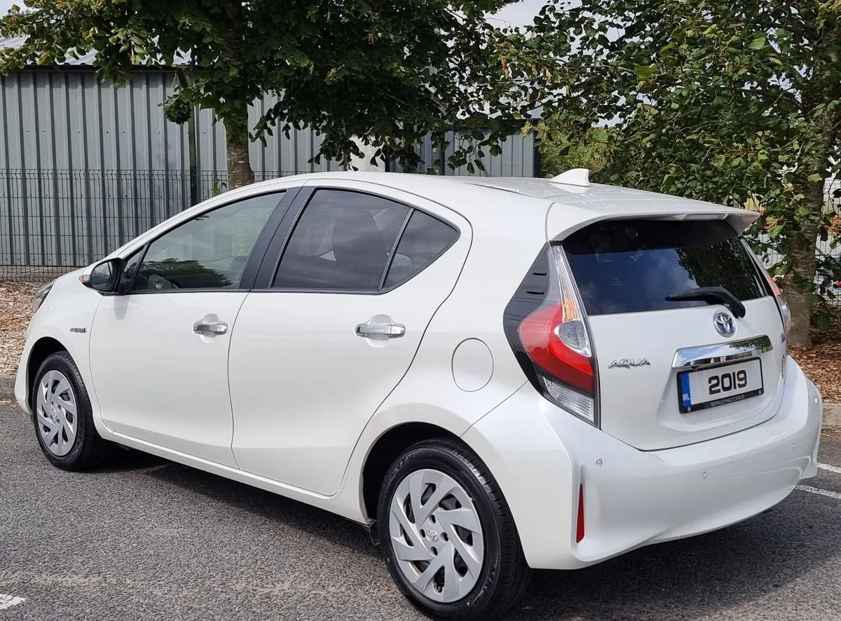 2019 Toyota Aqua – photo 3