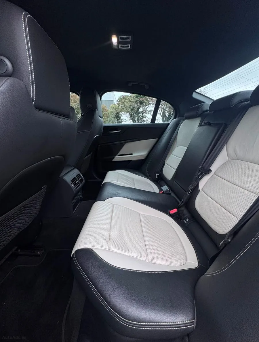 2017 Jaguar XE – photo 20