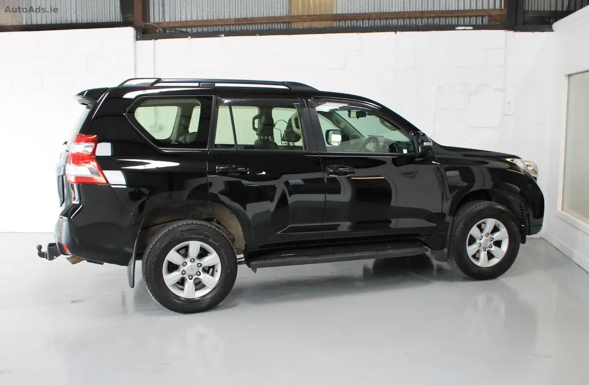 2017 Toyota Land Cruiser – photo 5