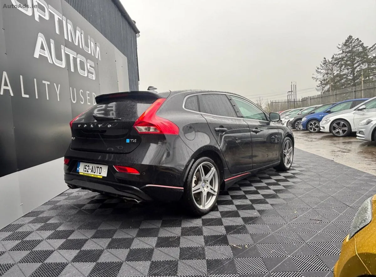 2015 Volvo V40 – photo 2