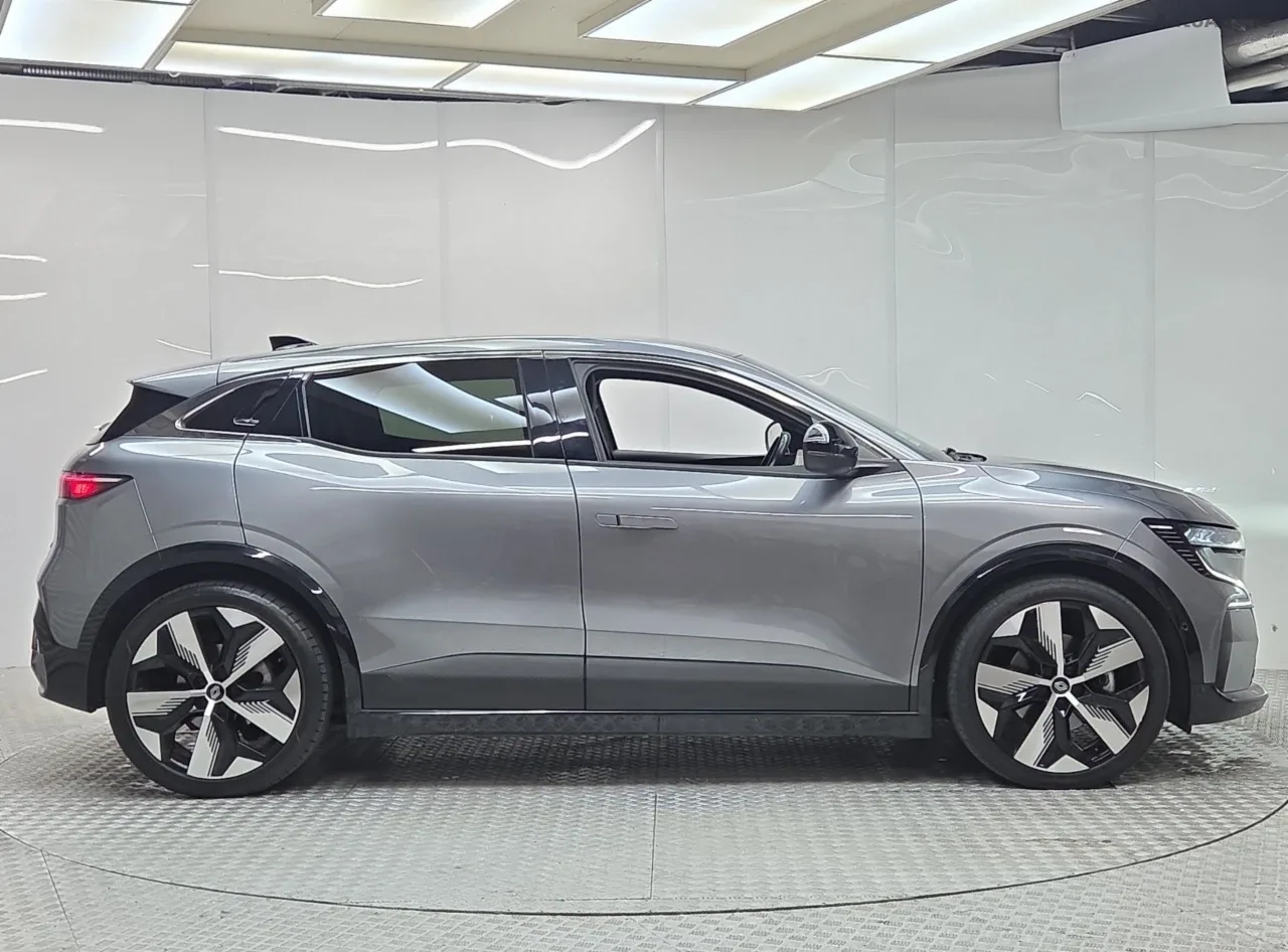 2023 Renault Megane E-Tech – photo 5