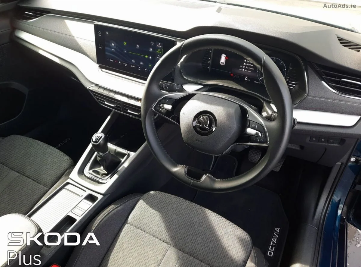 2023 Skoda Octavia – photo 8