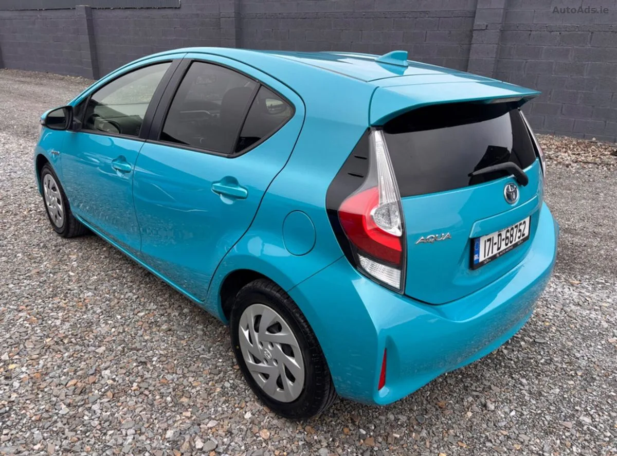 2017 Toyota Aqua – photo 5
