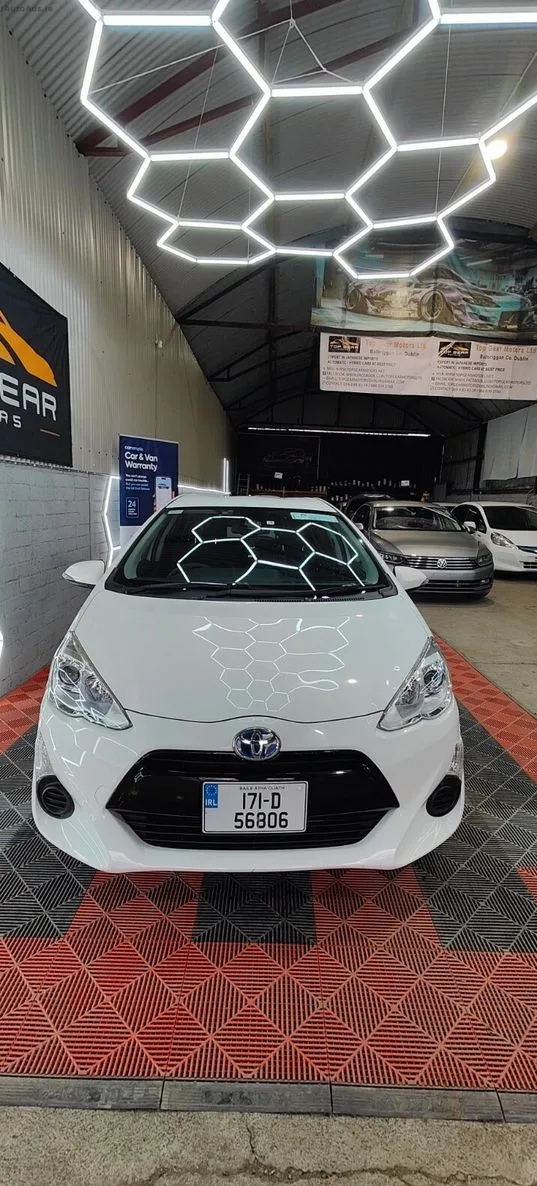 2017 Toyota Aqua – photo 12