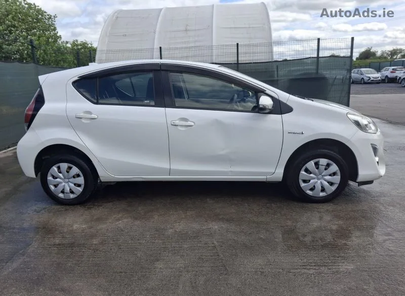 2016 Toyota Aqua – photo 3
