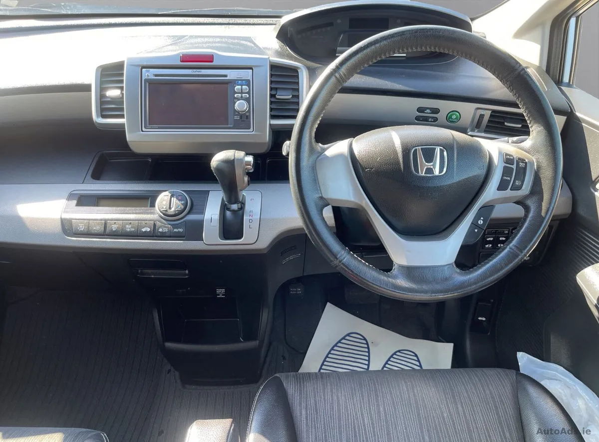 2014 Honda Freed – photo 12
