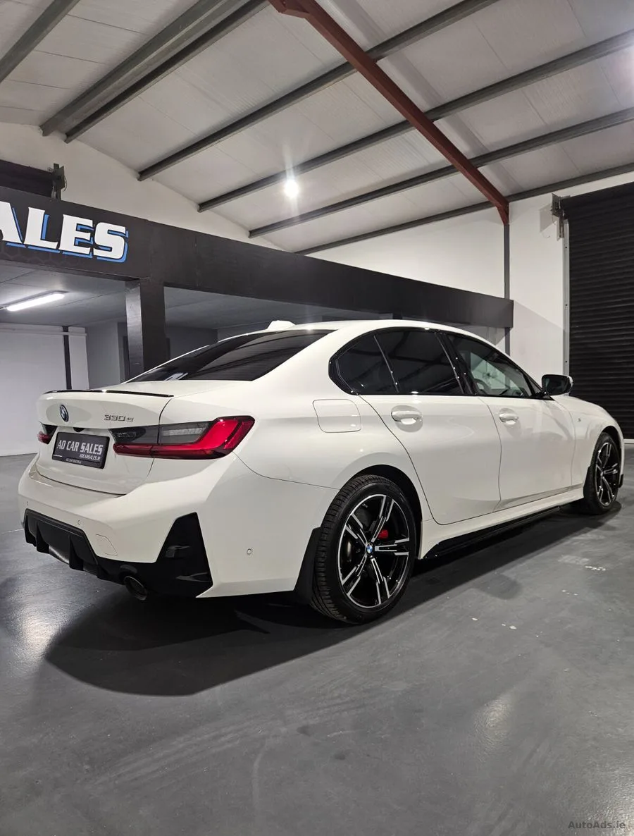 2025 BMW 3-Series – photo 5