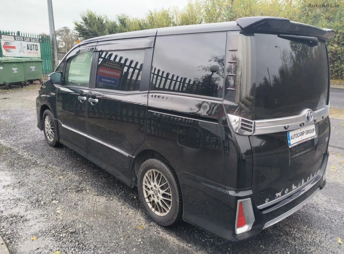 2016 Toyota Voxy – photo 5