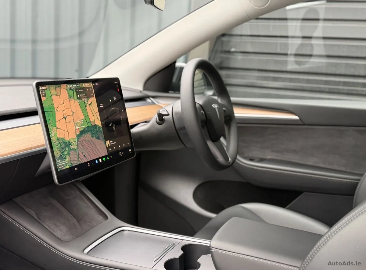2024 Tesla Model Y – photo 12