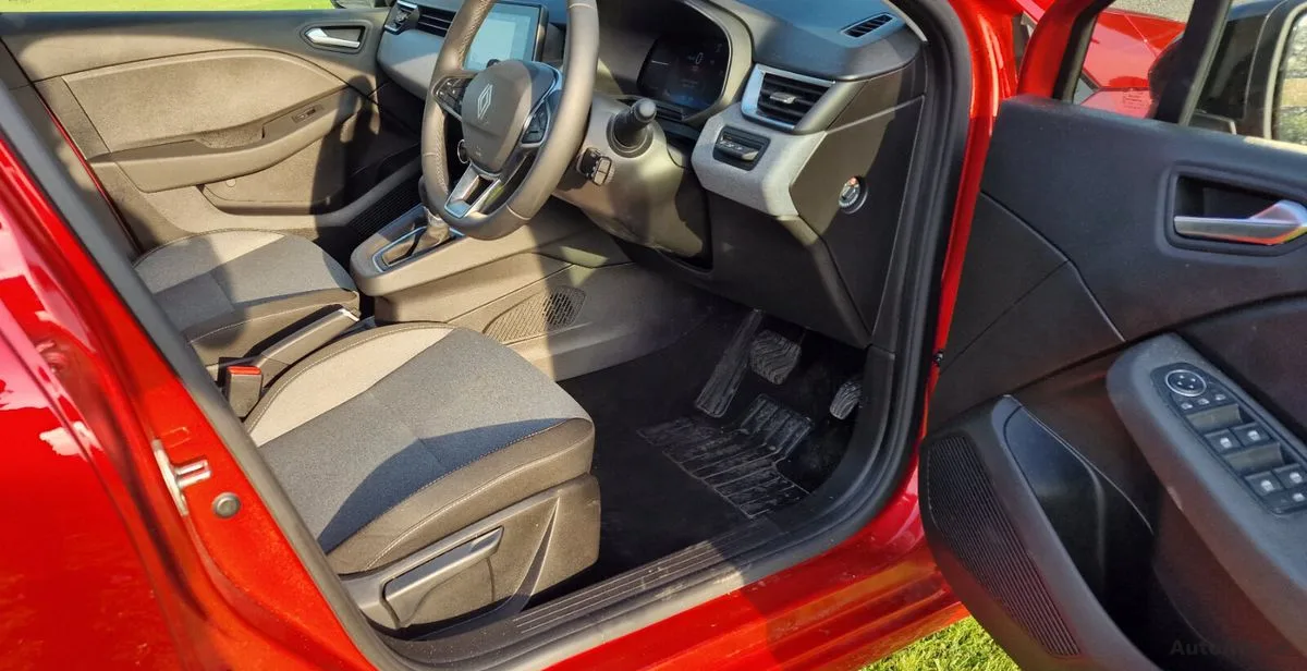 2025 Renault Clio – photo 8
