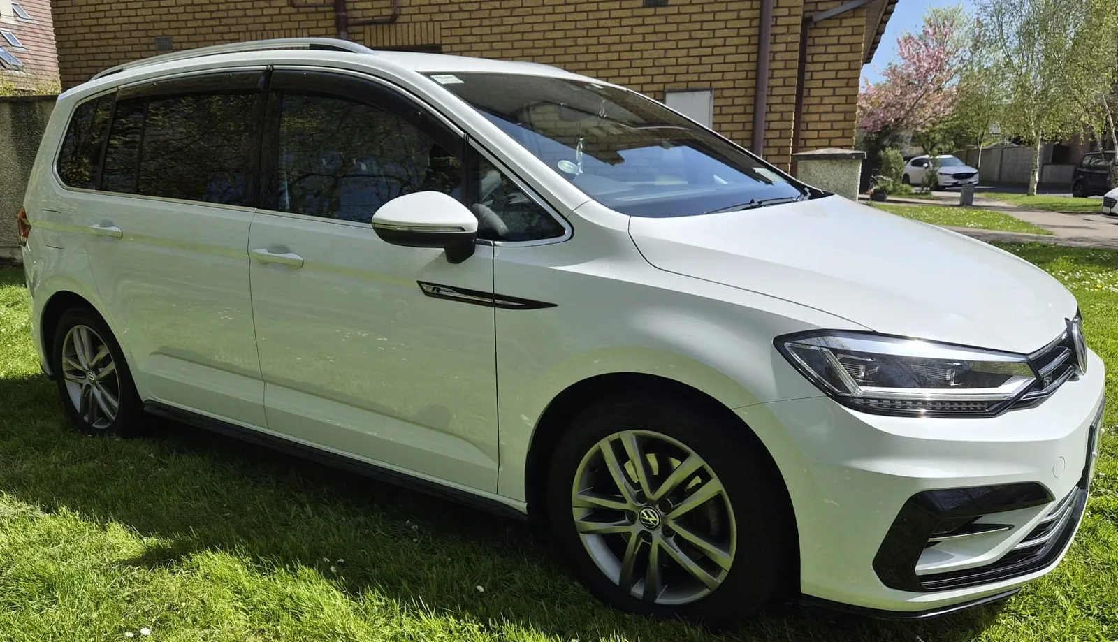 2016 Volkswagen Touran – photo 2