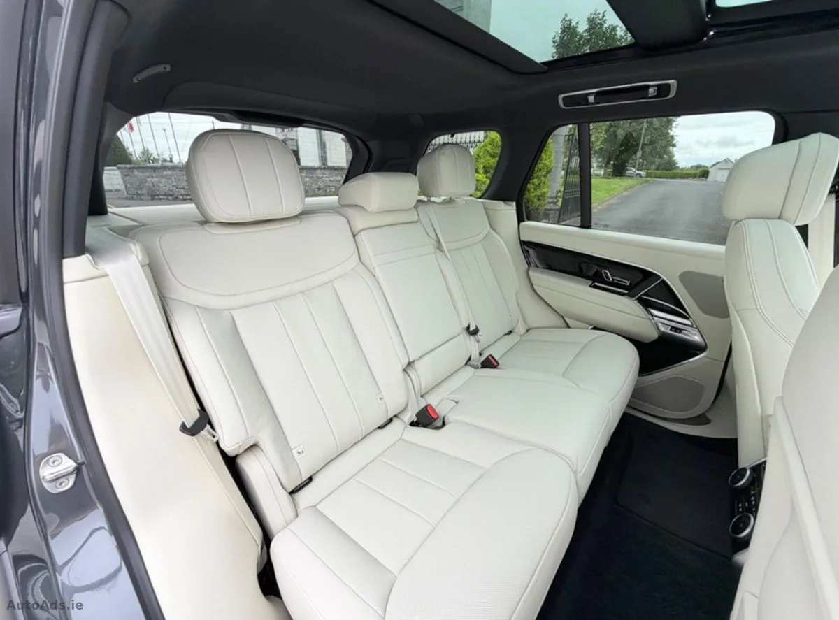 2026 Land Rover Range Rover – photo 15