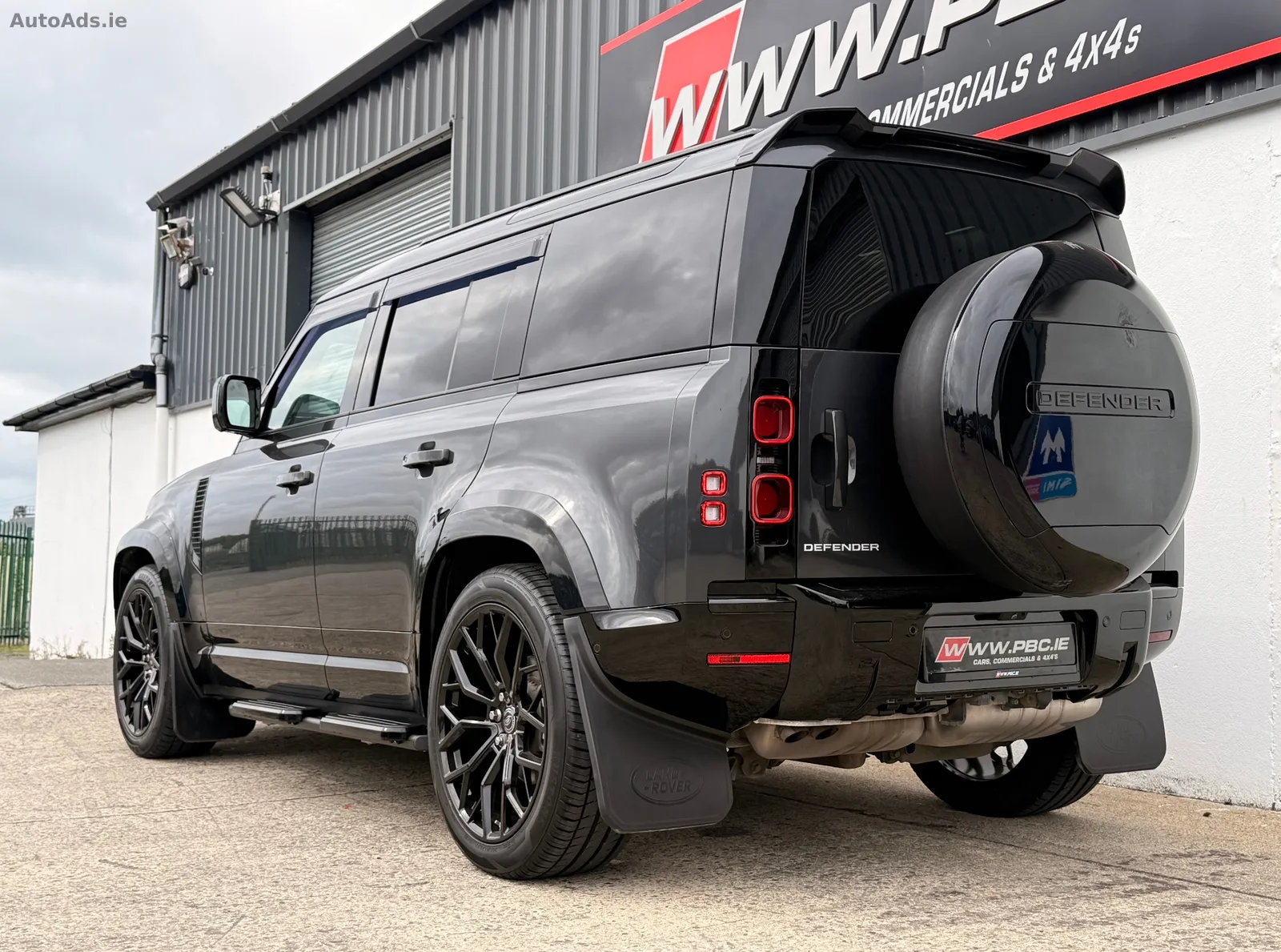 2023 Land Rover Defender – photo 8
