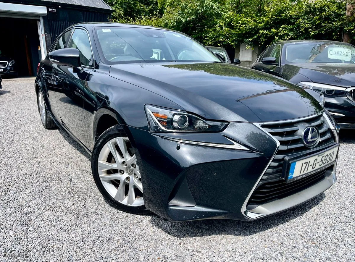 2017 Lexus IS – photo 4