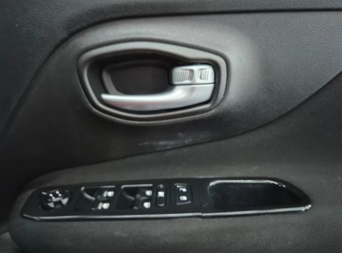 2016 Jeep Renegade – photo 9