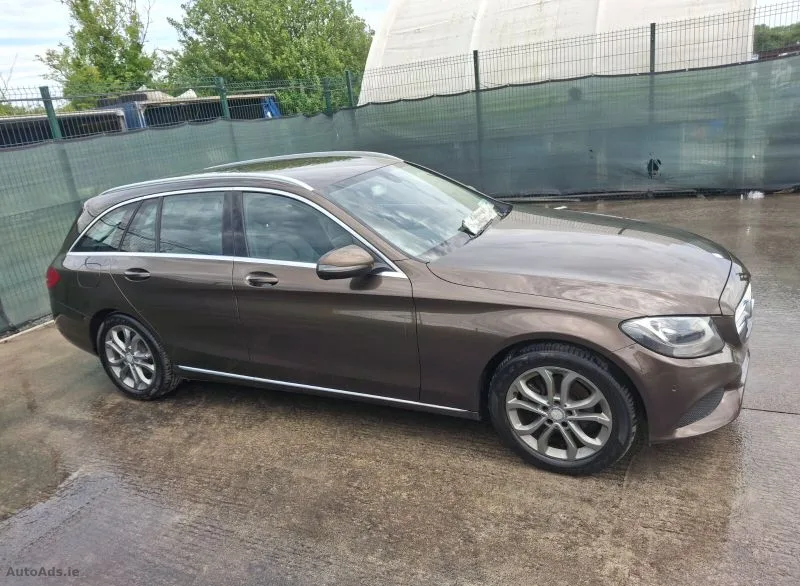 2016 MERCEDES C-Class