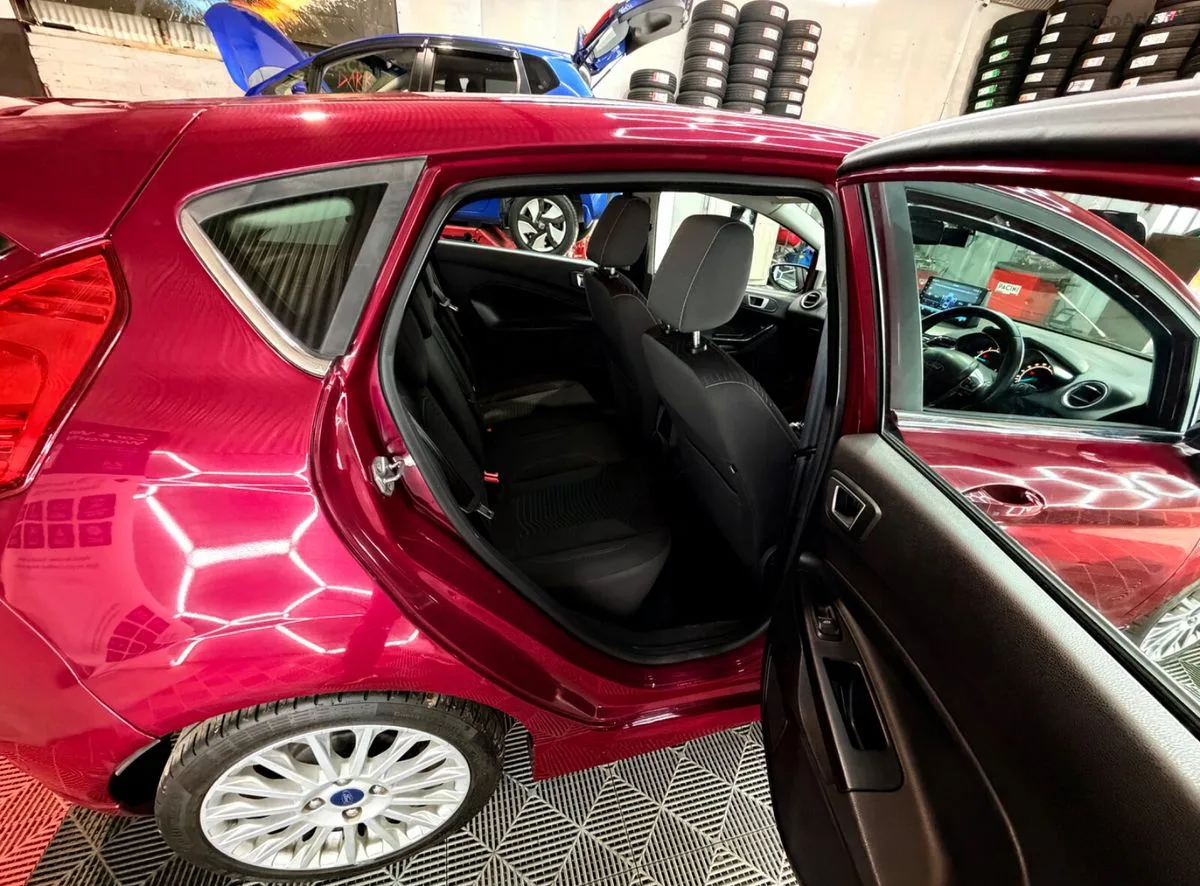2014 Ford Fiesta – photo 16